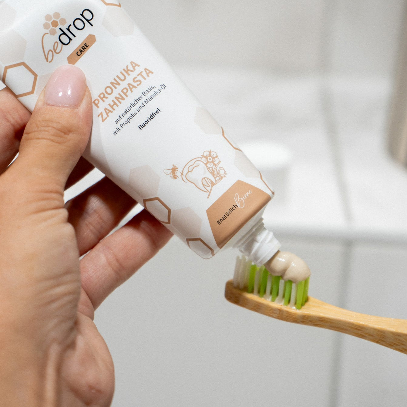 Pronuka Zahnpasta / Zahncreme mit Propolis & Manuka-Öl, fluoridfrei & natürlich - 75ml