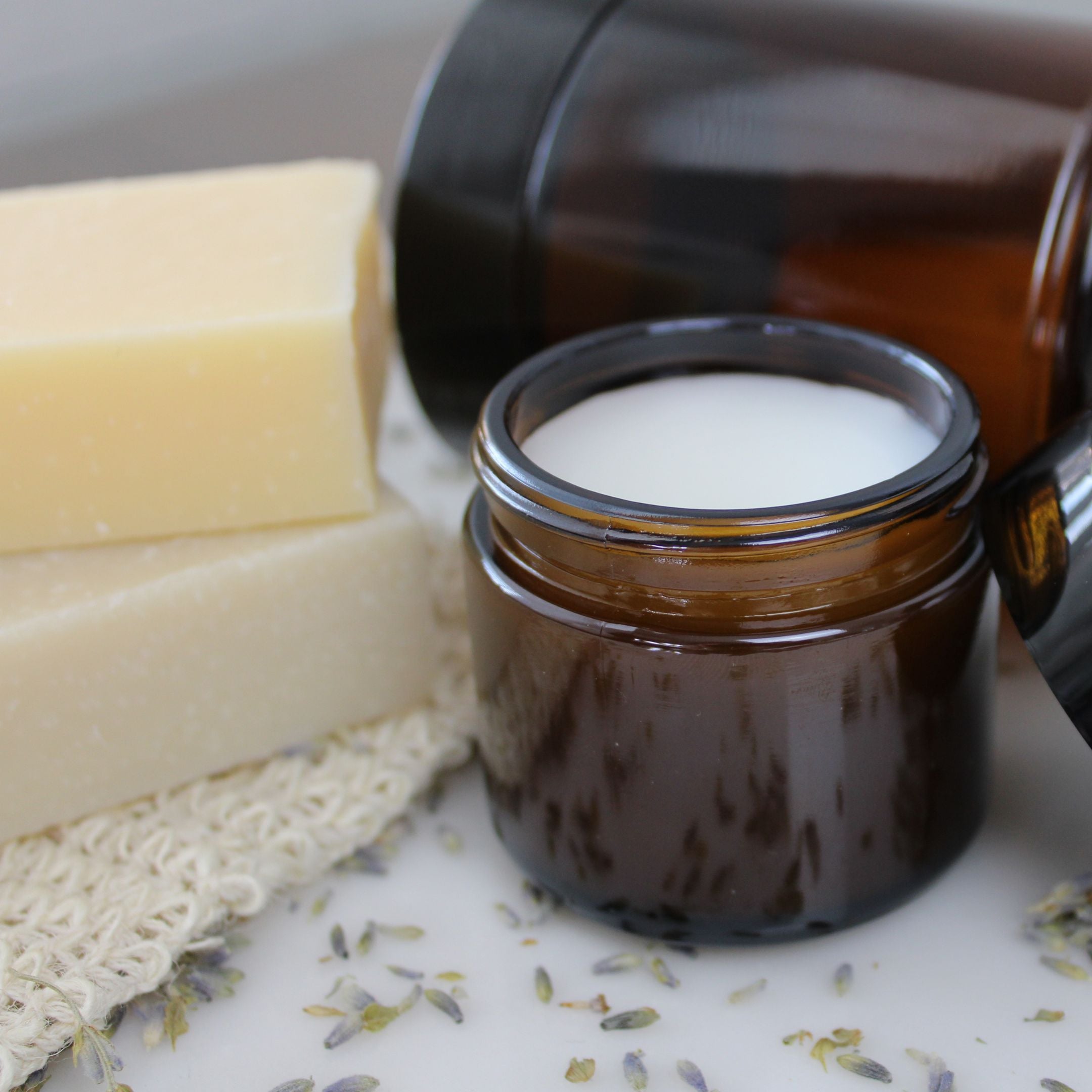 Vorteilsset: 3x Royale Lotion Bodylotion mit Gelée Royale, Sheabutter und Manuka Honig im 3er Set