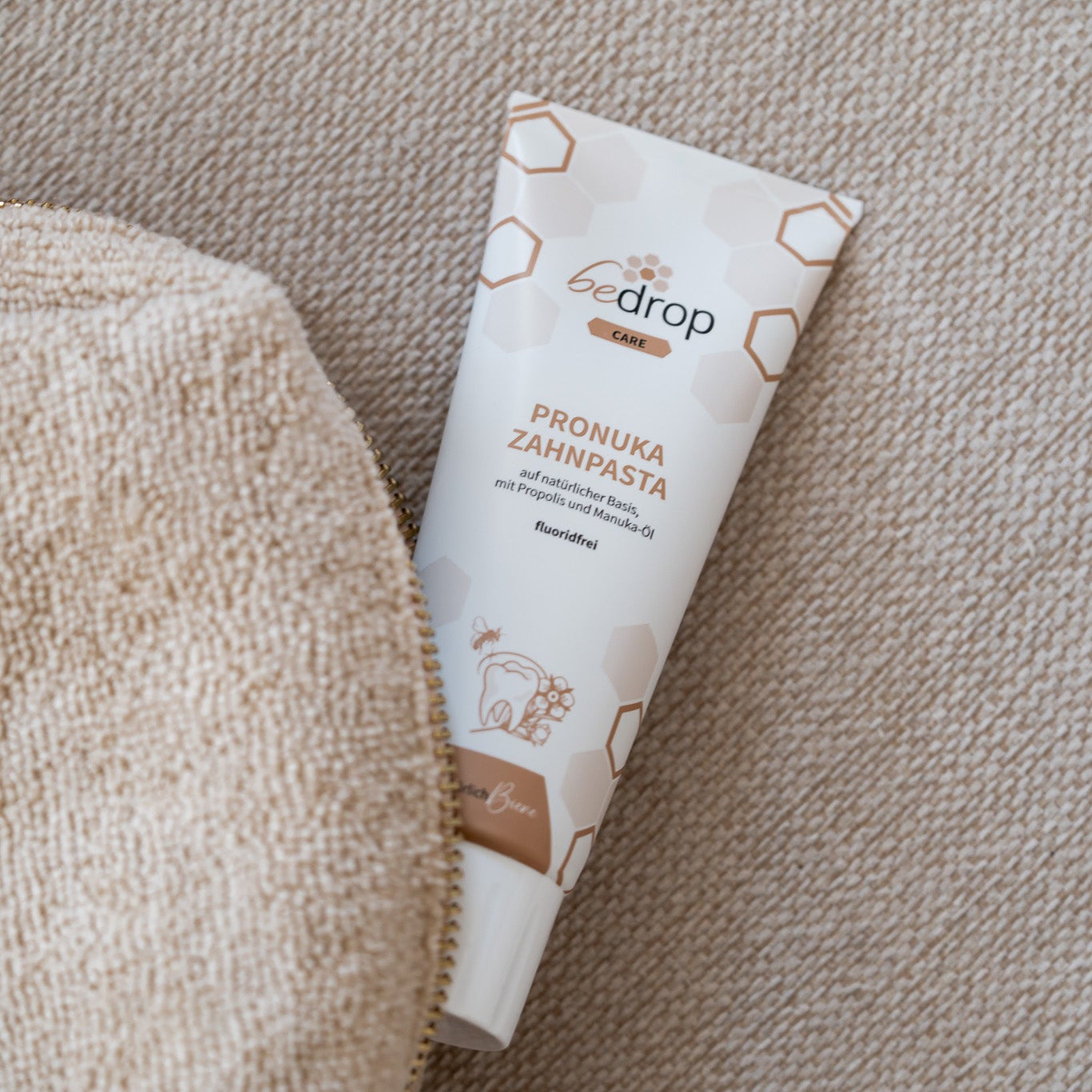 Pronuka Zahnpasta / Zahncreme mit Propolis & Manuka-Öl, fluoridfrei & natürlich - 75ml