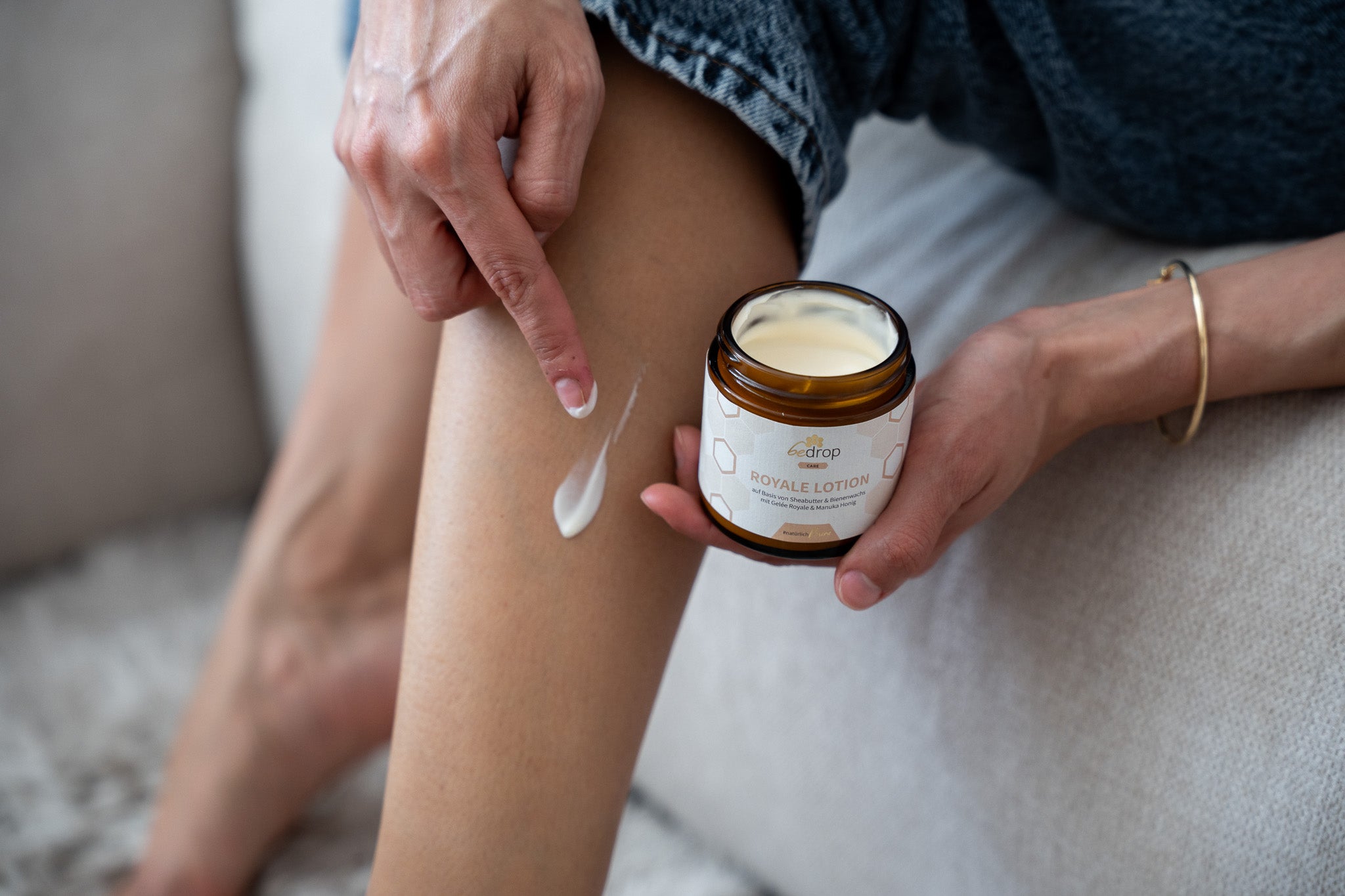 Royale Lotion Bodylotion mit Gelée Royale, Sheabutter und Manuka Honig - 100g